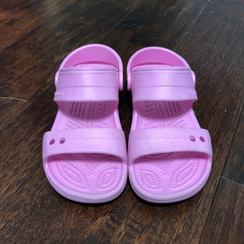 Kids crocs sz 1